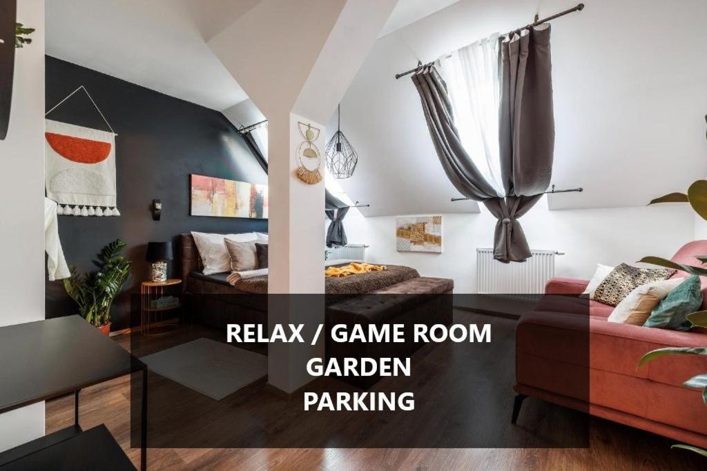 Spacious Flat & Parking Possibility, 3 Stops To Wenceslav Square Prag Dış mekan fotoğraf