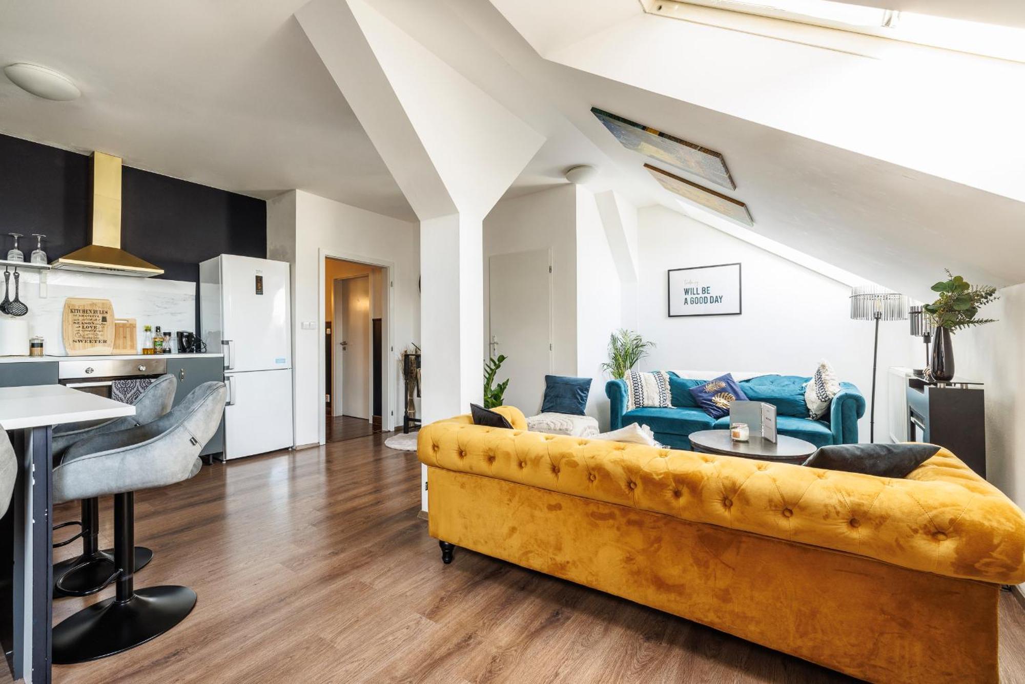 Spacious Flat & Parking Possibility, 3 Stops To Wenceslav Square Prag Dış mekan fotoğraf