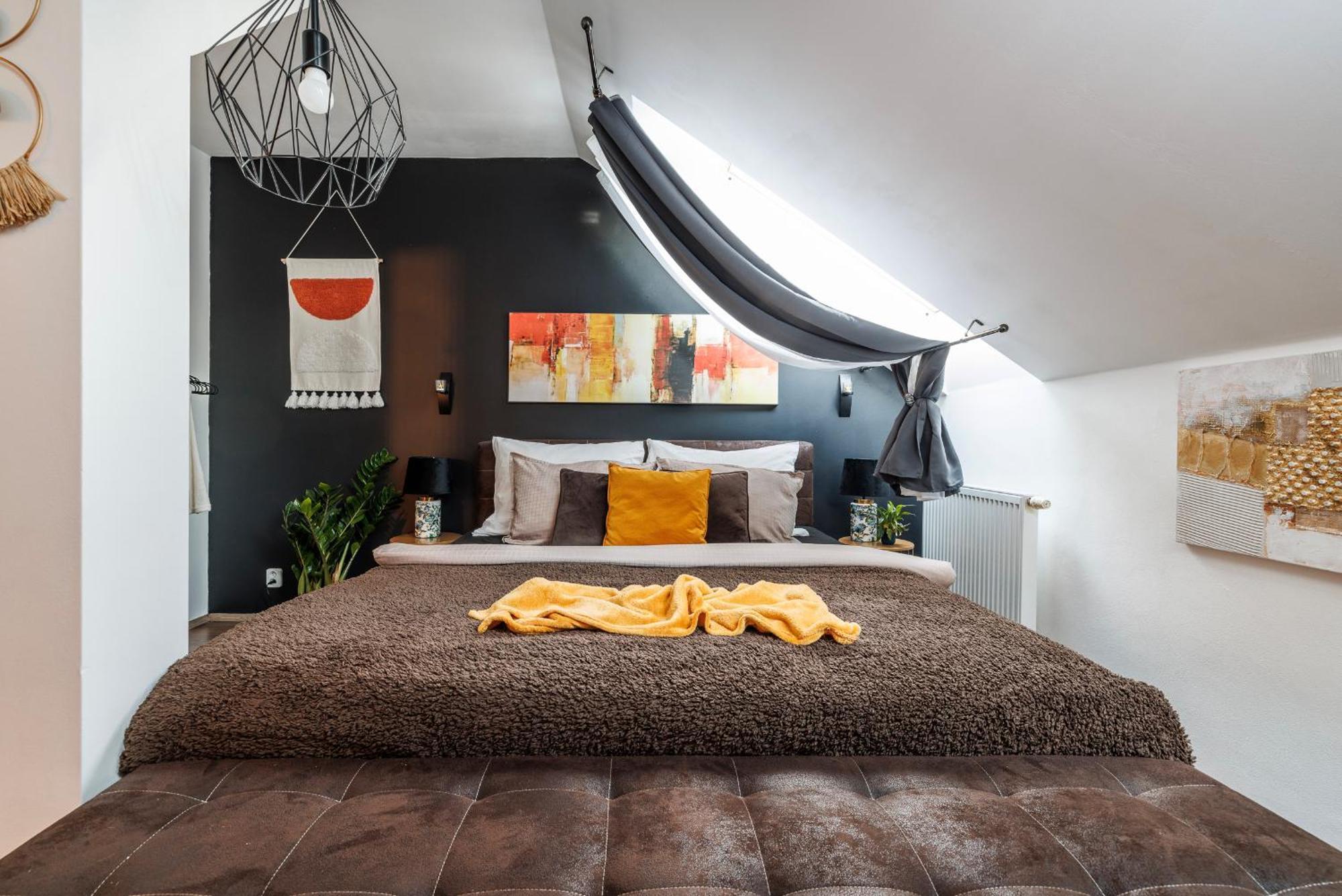 Spacious Flat & Parking Possibility, 3 Stops To Wenceslav Square Prag Dış mekan fotoğraf