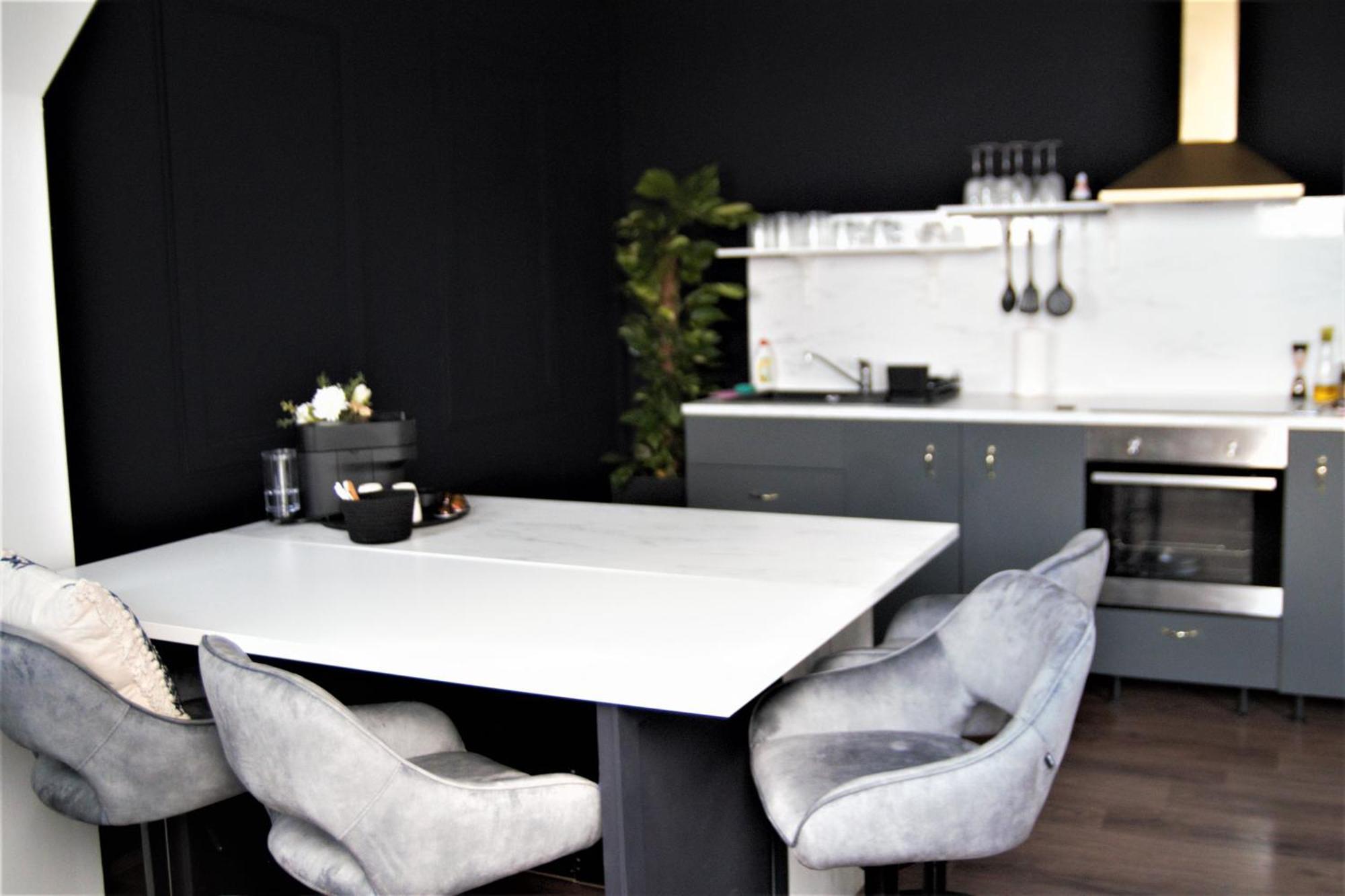 Spacious Flat & Parking Possibility, 3 Stops To Wenceslav Square Prag Dış mekan fotoğraf